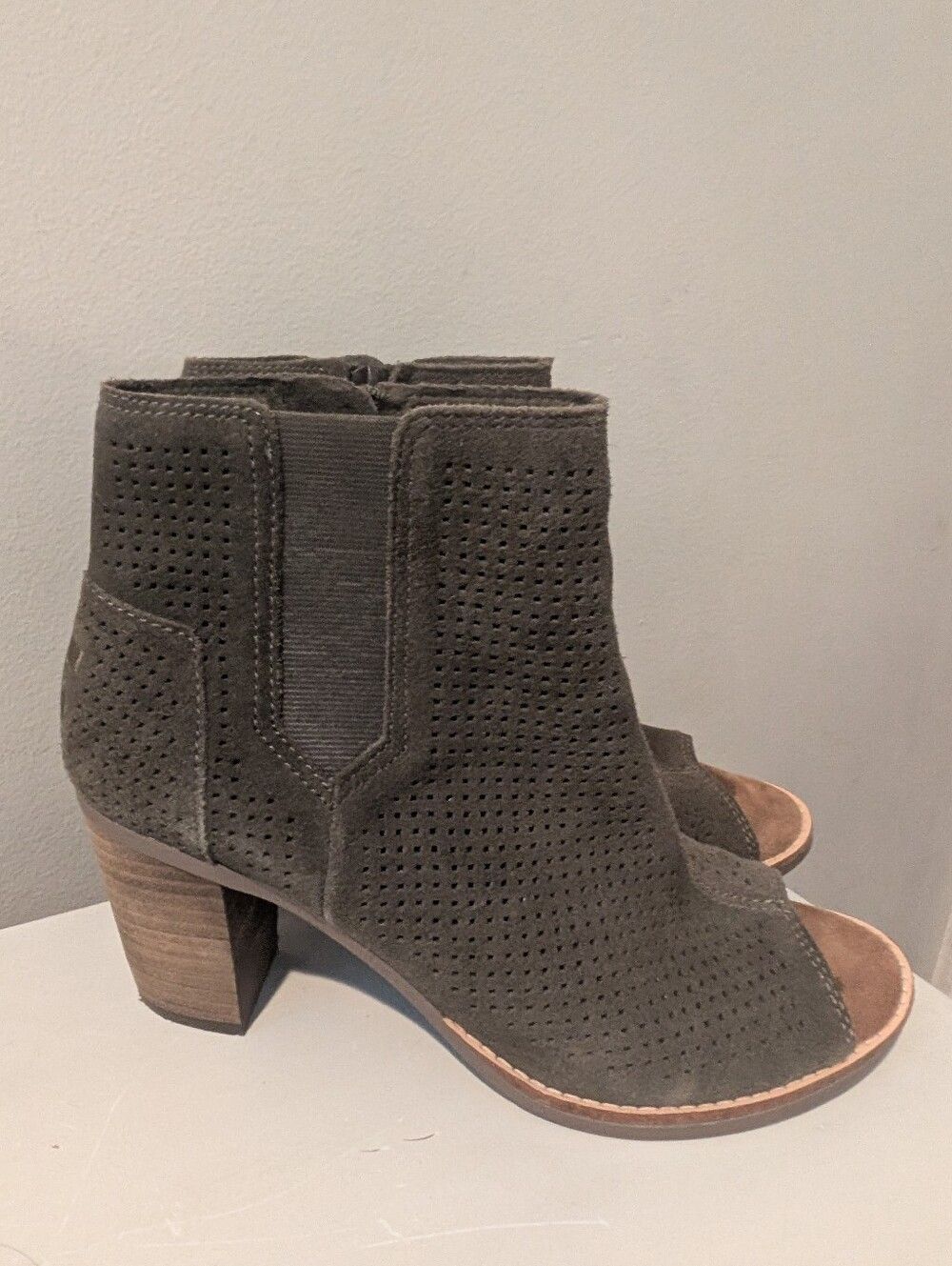 Toms Majorca Olive Perforated Suede Booties Size 7.5